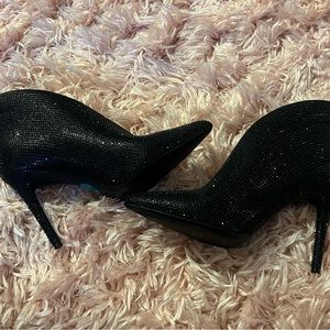 Jessica Simpson black shimmery pointy toe bootie in size 7.5.